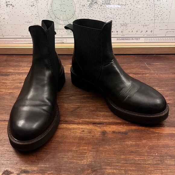 Women's Emanuele Crasto Black Pull on Leather Ankle Boot Sz 9 - Picture 1 of 11